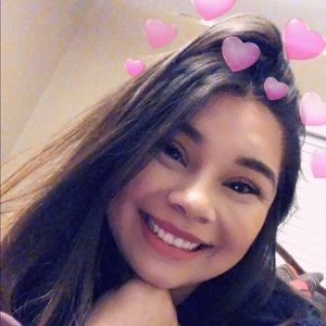 Meet your Posher, Kayla